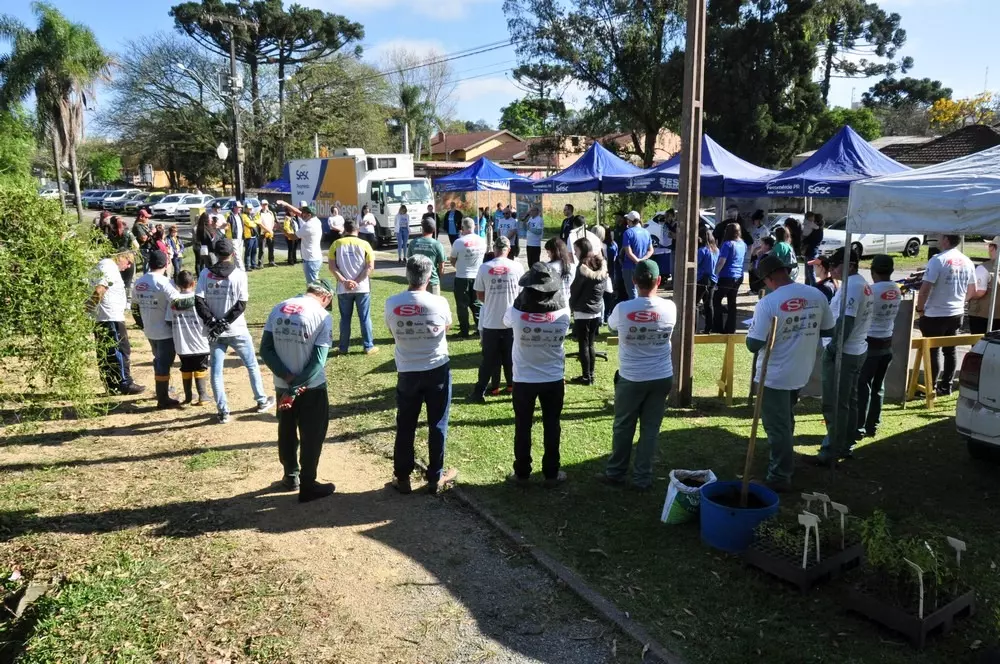 Mutirão de limpeza do rio Negro recolheu mais de 500 kg de resíduos